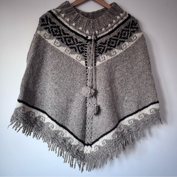 Hand Knit Cowichan Design Brown Wool Triangle Poncho - Picture 12 of 16